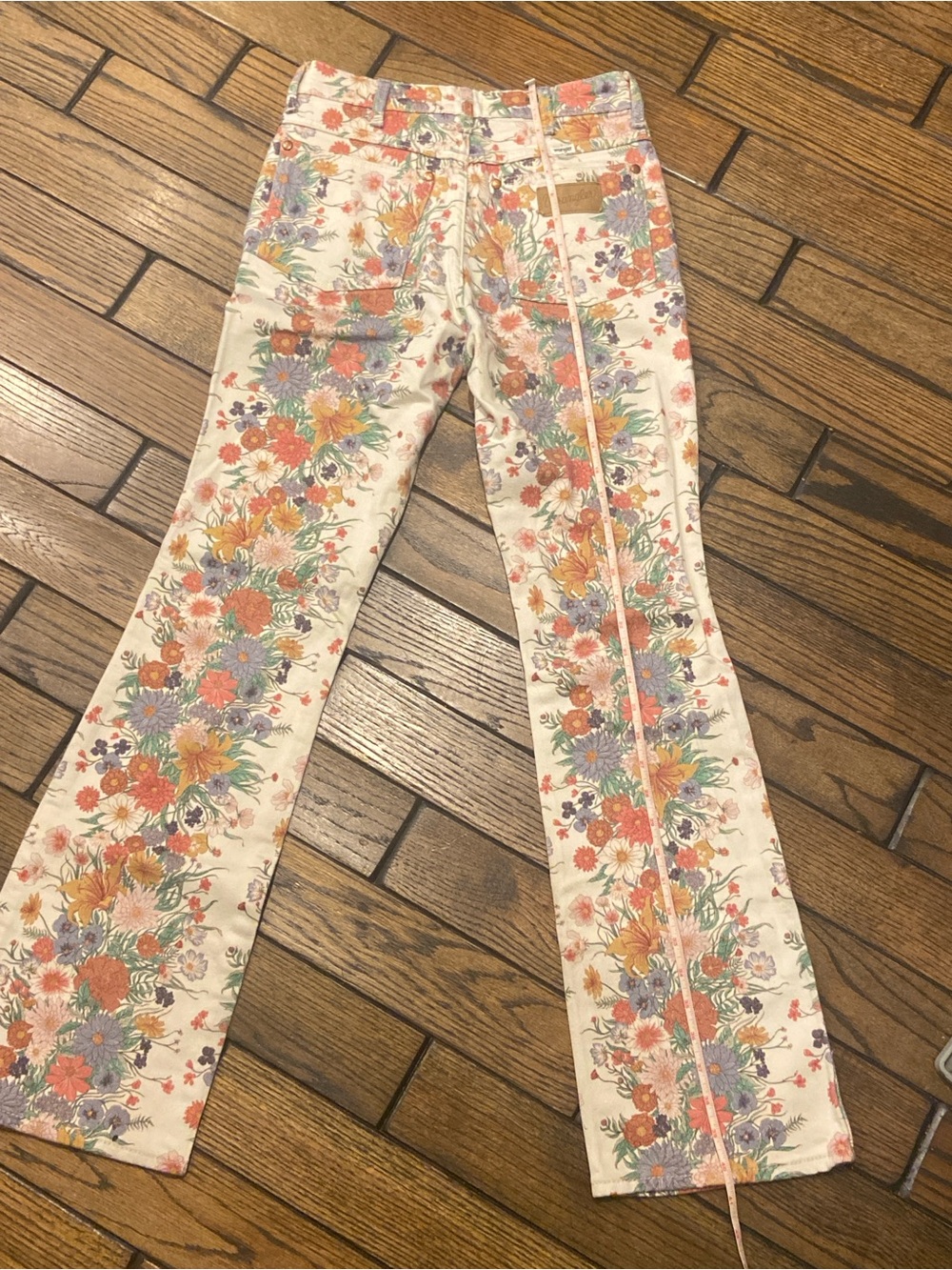 Wrangler Floral Print Westward High Rise Boot size 26/32 Western Feminine Jeans - Picture 6 of 9